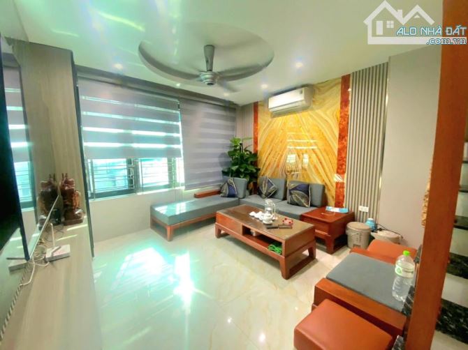 Xuân Đỉnh - Mặt ngõ thông - Kinh doanh - 5 t - Mt 3.8m -  12 .x tỷ ( thương lượng mạnh) - 2