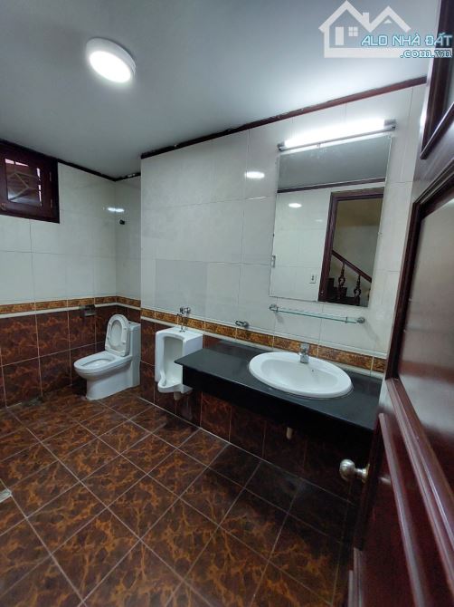 Cho thuê nhà Nghĩa Đô – Cầu Giấy DT 85m x 4 tầng, lô góc, ôtô đỗ giá thuê 32tr/th - 2