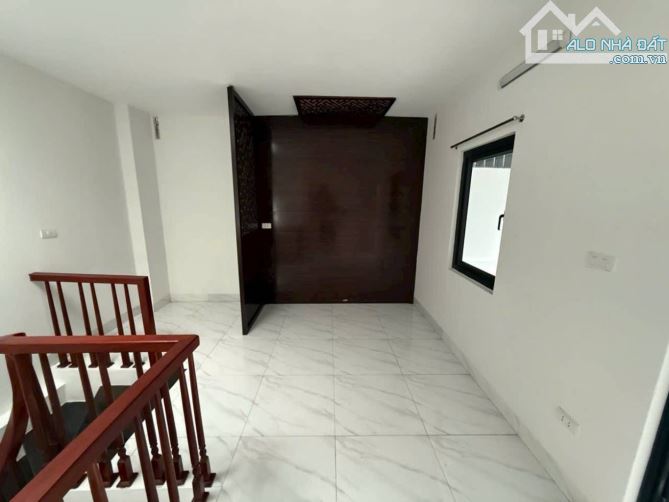NHÀ ĐẸP - PHÂN KHÚC HIẾM - 5T ĐẸP LONG LANH - GẦN CÔNG VIÊN - HỒ THẠCH BÀN - GIÁ ĐẦU TƯ - 2