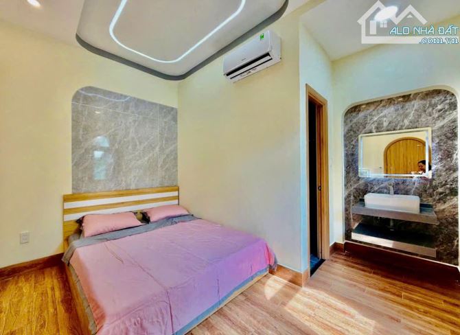 Phố Trương_Định, ngõ thông, nông, 20m ô tô qua lại, 47m2, nhỉnh 7 tỷ - 2