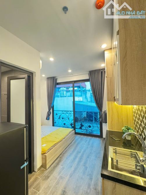 Bán nhà căn hộ dòng tiền ngõ 508 đường Láng DT 63m, 13 phòng doanh thu 65 triệu/tháng - 2