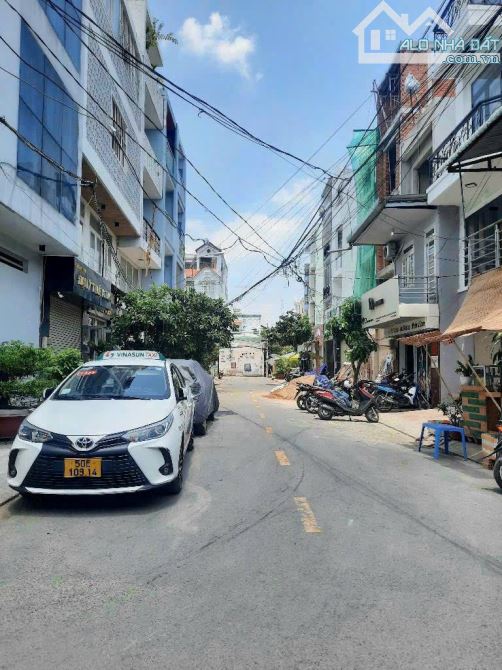 Bán nhà HXH  Nguyễn Xí DT:4.8x10 KC:4 tầng giá:8.3 T HDT:25tr/ tháng - 2