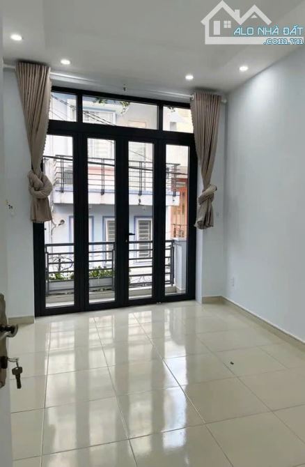 HXH thông, 4 tầng ĐẸP ở ngay,  lk Lê Đại Hành, chủ bán GẤP về quê - 2