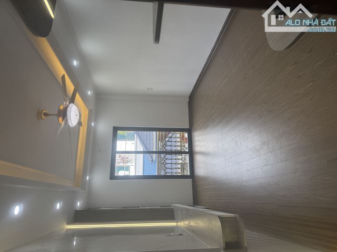 BÁN NHÀ GẦN TỔ HỢP GA NGỌC HỒI DT60M*6 TẦNG THANH MÁY* GIÁ 7.8 TỶ OTO NGỦ TRONG NHÀ. - 2