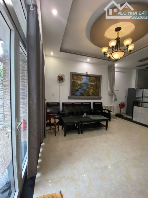 Cần bán Lô góc 3 tầng ô tô vào nhà Nguyễn Tất Thành Hải Châu ĐN-94m2-6.5 tỷ tl - 2