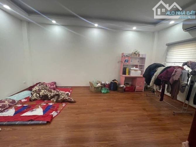 BÁN NHÀ PHÂN LÔ CẦU DIỄN NGÕ THÔNG 2 ĐẦU OTO QUA DT52M2*MT5M*5T NHÀ DÂN XÂY. 10 TỶ - 2