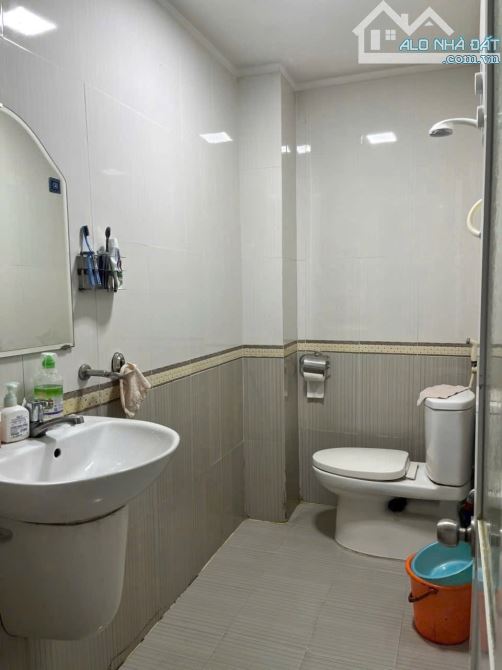 Bán đất tặng nhà chiều ngang 7,2m đường Lê chân rộng 11,5m cách biển 2km giá 100triệu/1m2 - 2