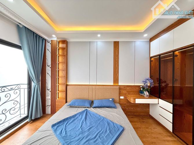 Bán Nhà Trịnh Đình Cửu, LÔ GÓC, Thang Máy, Ngõ To Đẹp 10m Ra Phố, DT 35m2. Giá 8.3 tỷ. - 2