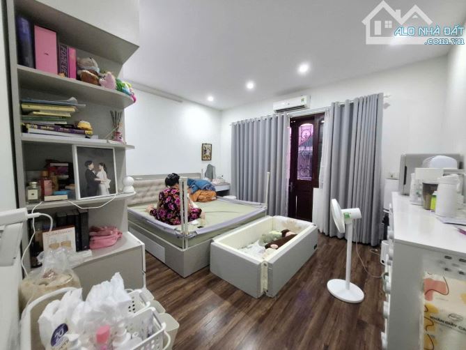 NHÀ ĐẸP PHÂN LÔ Ô TÔ TRÁNH - TRUNG TÂM CẦU GIẤY - HAI THOÁNG TRƯỚC SAU - 2