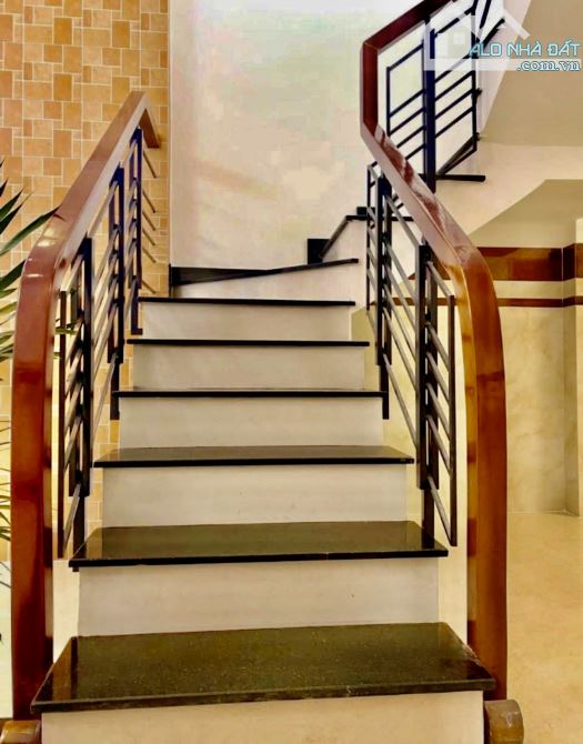 Nhỉnh 6 tỷ, 43m2, Phố Trần Khát Chân, gần ô tô, mới - 2