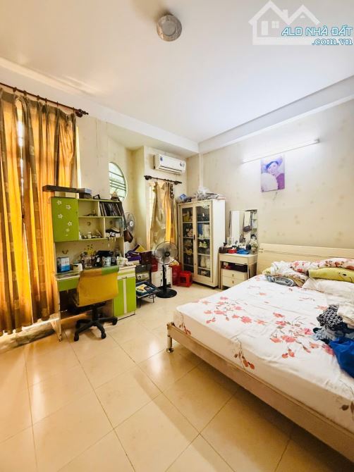 Bán nhà hẻm xe hơi Lạc Long Quân 51m2 NGANG 4.9m 4 tầng 4PN chỉ 7.9 tỷ - 2