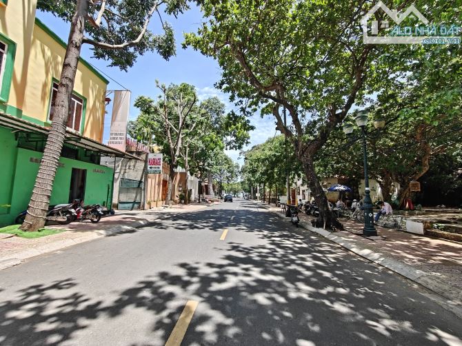 BÁN CĂN GÓC 2 MẶT TIỀN NGUYỄN DU_SÁT BIỂN CHỈ 100M_VỊ TRÍ CỰC HIẾM_26.5 TỶ - 2
