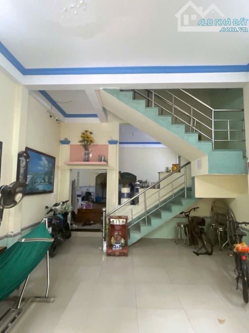 NHà 3 tầng, khu Víp Tô Hiệu, ngang 5m, DTSD 210m2, Bán gấp 7.9ty - 2