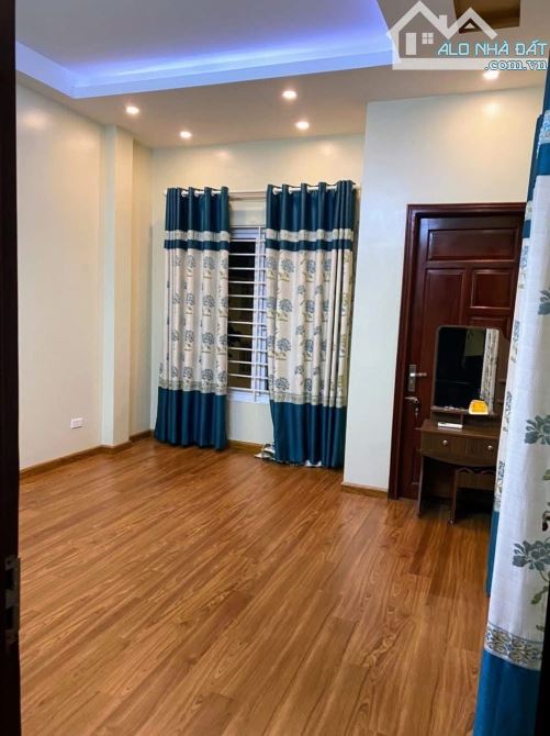 Cho thuê nhà nguyên căn ngõ 553 Giải Phóng Hai Bà Trưng Hà Nội 45m2 - 2