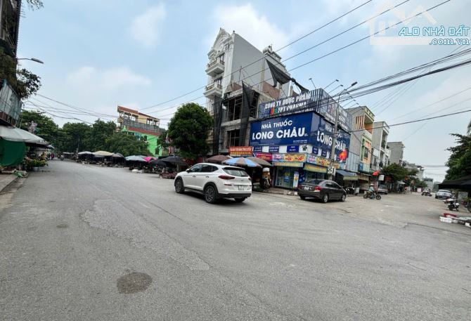 Bán nhà Trung Tâm thị trấn Đông Anh,kinh doanh ngày đêm 4 tầng chỉ 5,2tỷ - 2