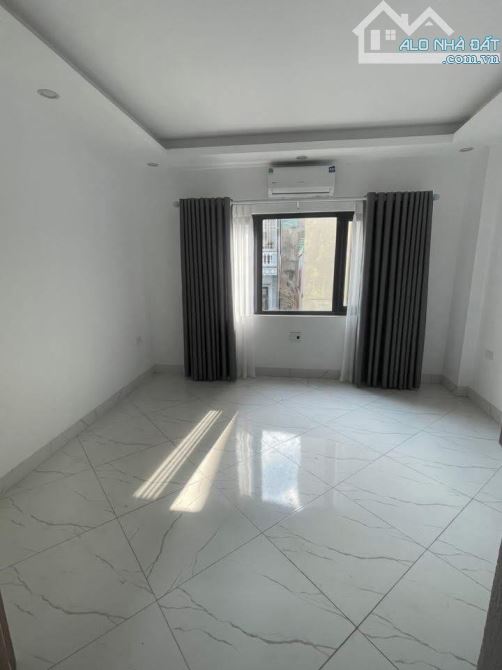Cho thuê nhà nguyên căn phố Trần Khát Chân dt 30m2 - 2