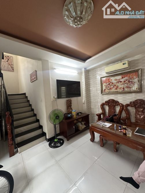 Quận 6- Nguyễn Văn Luông- 5 tầng herm3M thông giá chỉ hơn 4 tỷ. - 2
