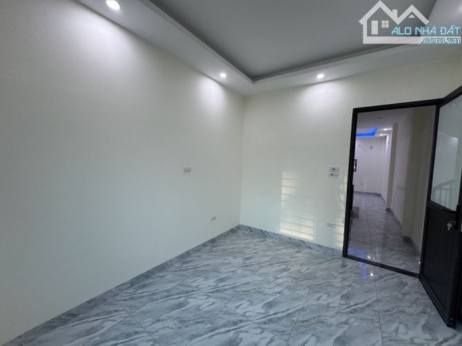BÁN GẤP NHÀ ĐẸP TỔ 12 ĐỒNG MAI, 35M × 4TẦNG ,TK HIỆN ĐẠI - 2