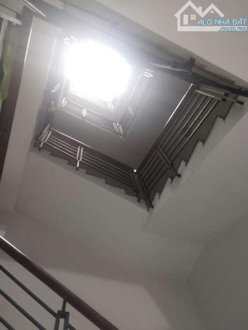 Nhà HXH nở hậu 3,96mx15m Đường Nguyễn Thị Tần Phường 2 ,Quận 8. - 2