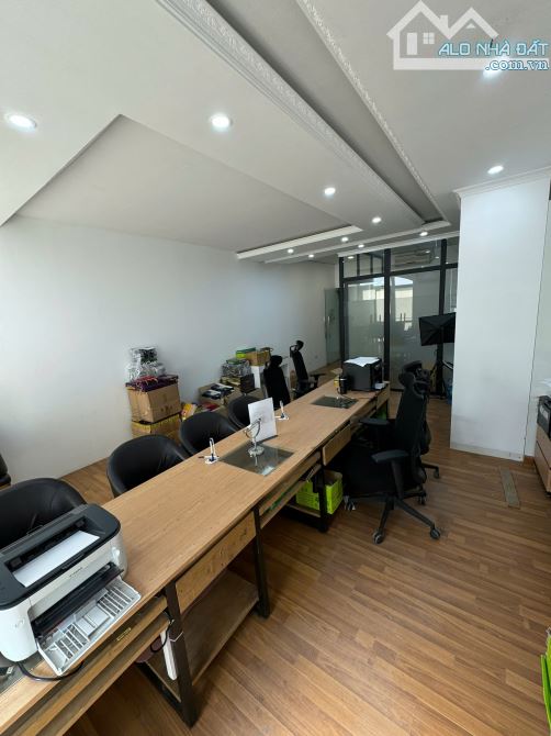 Cho thuê văn phòng Nguyễn Phong Sắc- Nghĩa Đô 69m2 Gía thuê 9tr - 9