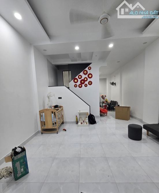 Bán Nhà Bình Tân - gần Aeon Tân Phú - 3 tầng - DT 5x12M - hẻm xe hơi - chỉ 4.8 tỷ - 3