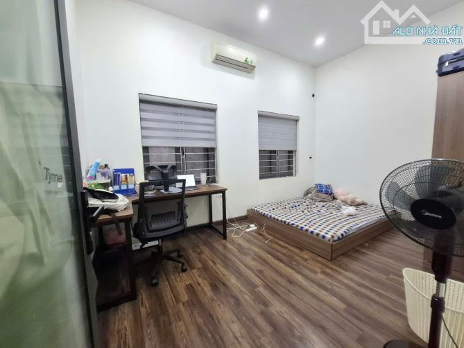 NHÀ ĐẸP PHÂN LÔ Ô TÔ TRÁNH - TRUNG TÂM CẦU GIẤY - HAI THOÁNG TRƯỚC SAU - 3