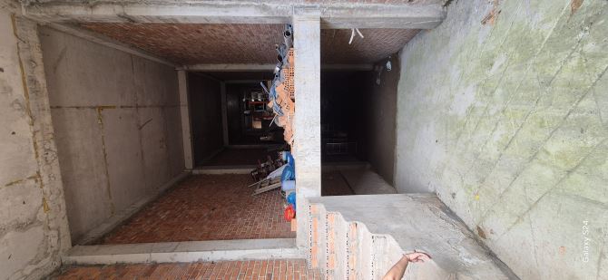 Mua vào lời ngay 6 tỷ  + Giá đất 15 tỷ  Giá xây dựng nhà thô của 2300m xây dựng x 3tr5  = - 3