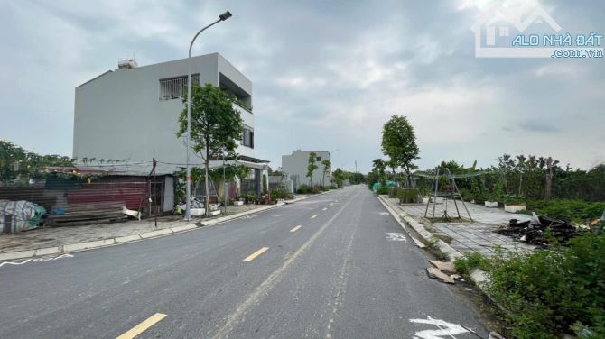LÔ GÓC ĐẤU GIÁ LỖ KHÊ LIÊN HÀ, VỈA HÈ Ô TÔ TRÁNH - ĐẦU TƯ - KINH DOANH ĐỀU ĐẸP - 3