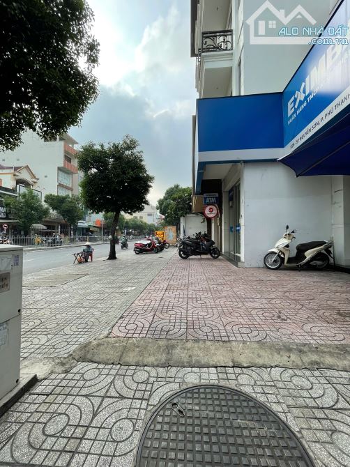 bán toà nhà mặt tiền nguyễn sơn, tân phú dt:8x25 kc:5 tầng hdt:150tr/tháng giá: 57 tỷ - 3