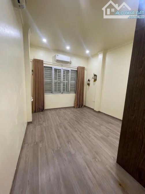 Trung tâm Ngọc Thụy cần tiền bán gấp nhà dân xây 40m 3 tầng chỉ nhỉnh 6 tỷ gần ô tô tránh - 3