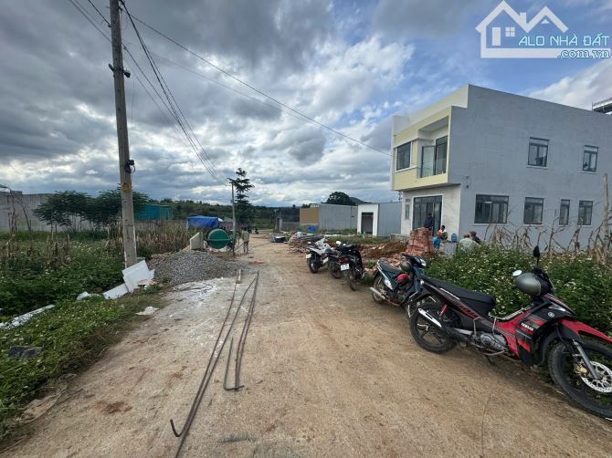 Bán đất gần sân bay liên khương dt 5x30m tc75m2 Giá 1,3ty - 3