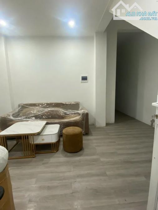 Bán nhà mặt ngõ thông Cầu Giấy, lô góc, giá đầu tư, 30m ra ô tô tránh. - 3