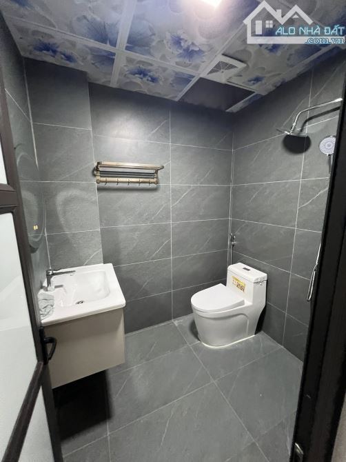 Nhà đẹp ở luôn Cổ Nhuế Bắc Từ Liêm. Sổ vuông 31m, 5 tầng MT3m1 Giá 6.6 tỷ FULL NỘI THẤT - 3