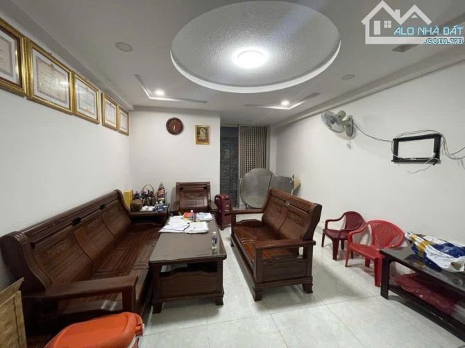 Nhà HXH nở hậu 3,96mx15m Đường Nguyễn Thị Tần Phường 2 ,Quận 8. - 3