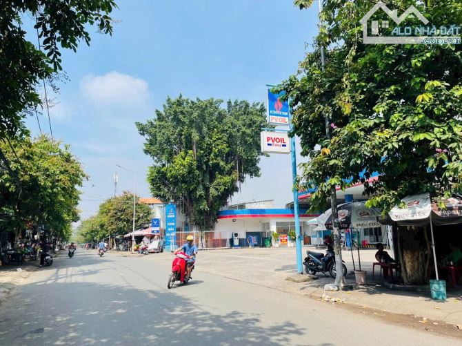Giá cực tốt..chỉ 5,3 tỷ. Bán nhà 1T3L mặt tiền đường Nguyễn Thị Tồn,P. Bửu Hoà.dt sàn 236m - 4