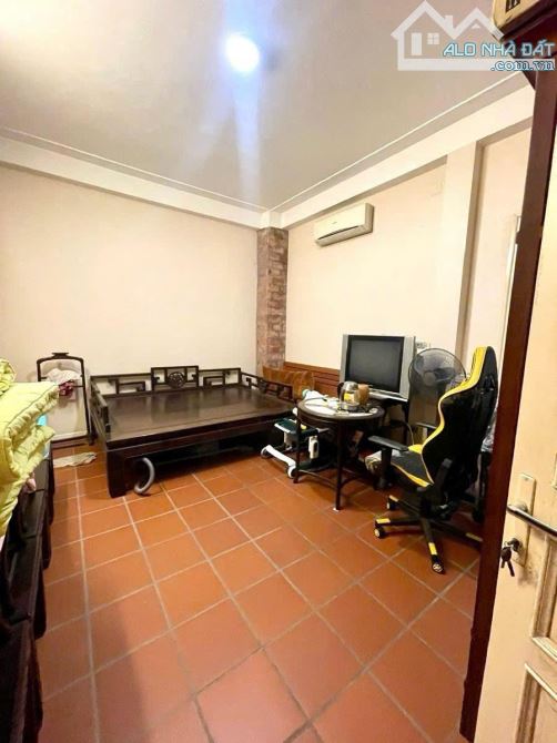 HOÀNG HOA THÁM - DT 85M2 x 4T - MT 5,6M - 18 TỶ - ÔTÔ ĐỖ CỬA - KINH DOANH - GẦN PHỐ - 4