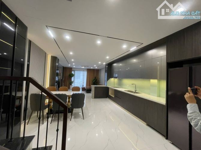 🏡 B.án N.hà SIÊU PHẨM VIỆT HƯNG – 66m2-6T NHỈNH 13,5 TỶ-LÔ GÓC – THANG MÁY – Ô TÔ VÀO NHÀ - 4