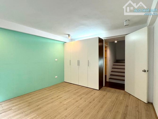 BÁN NHÀ LÔ GÓC BỒ ĐỀ LONG BIÊN 6 TỶ 35m, 5 TẦNG ,MT 4m Ô TÔ KINH DOANH SÁT HỒ 1 - 4