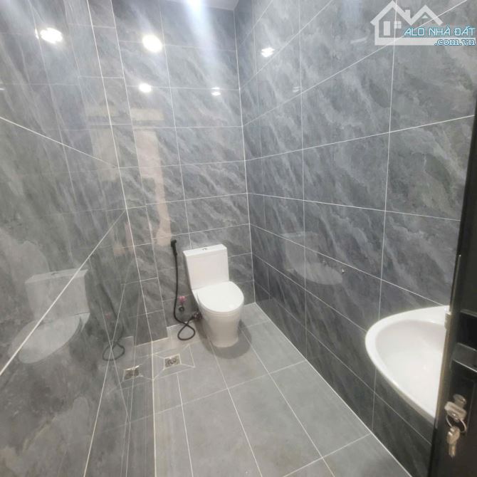 BÁN NHÀ 3 TẦNG MỚI TRƯỜNG CHINH, NGÃ TƯ BẢY HIỀN - 4