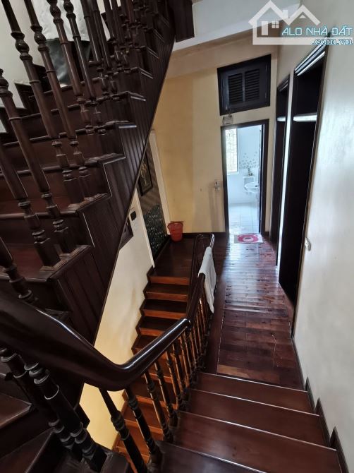 Bán Biệt thự , gần Hồ Đền Lừ - 122m2 -Mặt tiền 9m5 - Giá đầu tư - 4