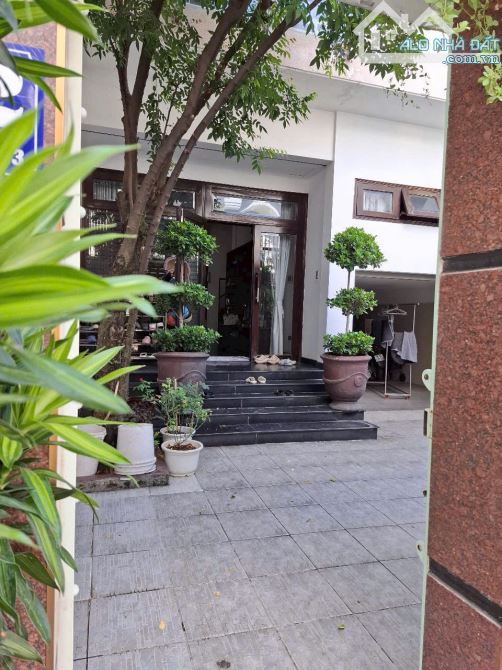 Biệt thự đẹp nhà ga T3 gần ngay Hoàng Hoa Thám-P13-Tân Bình. 7,2x21m 5 tầng giá 24,5 tỷ - 4