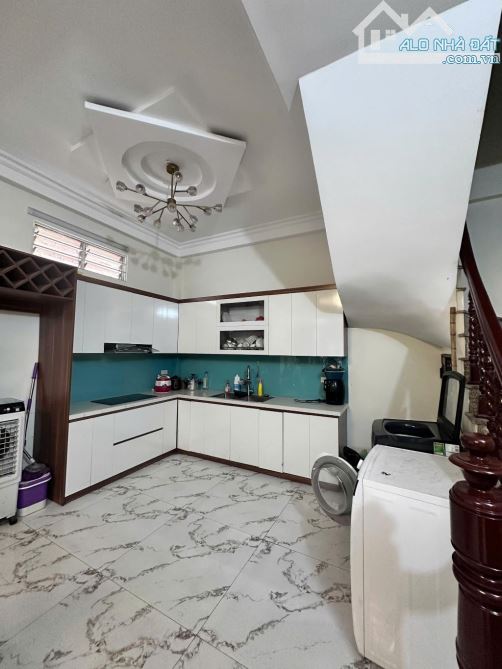 Vị trí đẹp, ngõ thông muôn nơi, ô tô cách 50m, chỉ 200m ra Văn Cao, Liễu Giai, Vạn Bảo - 4