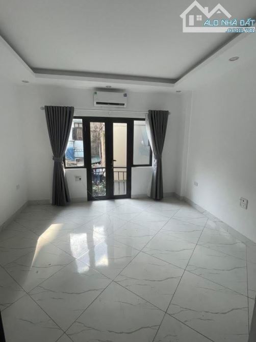 Cho thuê nhà nguyên căn phố Trần Khát Chân dt 30m2 - 4
