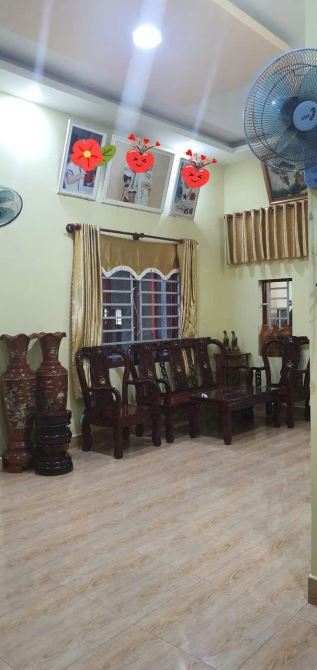 Cần bán 1 Bất Động Sản 298m² (Ngang 9m -Dài 38m) được thiết kế GỒM: 1 nhà Cấp 4 phía trước - 4