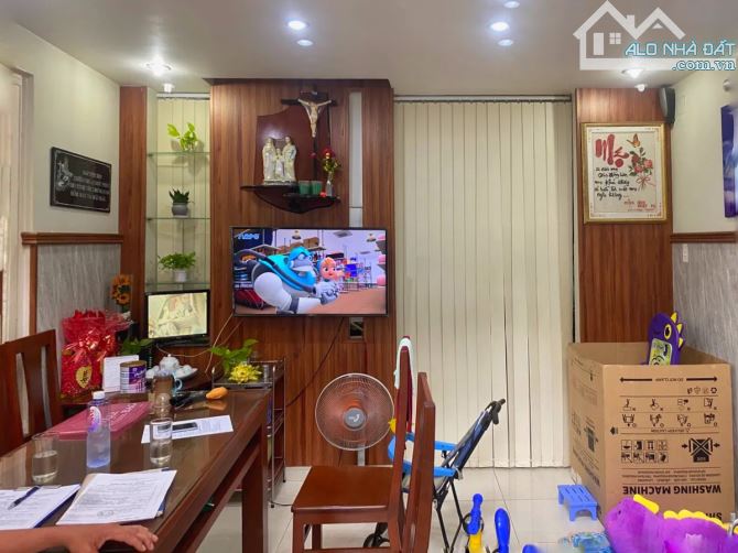 GẦN CV ĐẦM SEN, NHÀ 3 TẦNG, 4.5x9M, XE HƠI ĐỔ CỬA - HÒA BÌNH, TÂN PHÚ - CHỈ 4.9 TỶ - 4
