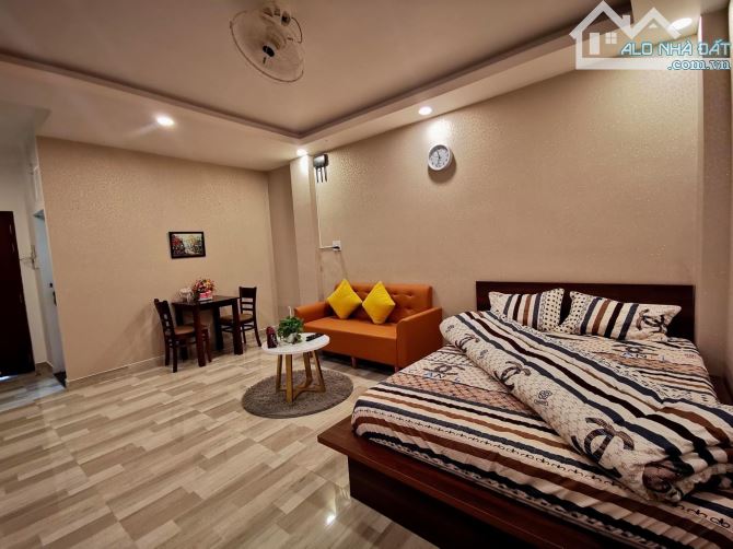21.5 tỷ thu nhập khủng 75 triệu/tháng đường Nguyễn Đình Khơi, DT: 5 x 18m, 5 lầu Thang máy - 5