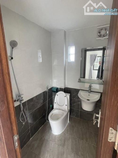 Cho thuê nhà nguyên căn phố Trần Khát Chân dt 30m2 - 5