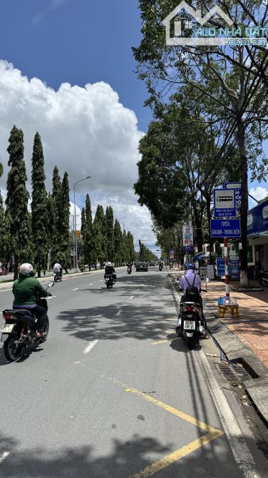Nhà Trệt Mặt tiền Nguyễn Văn Cừ Bề Ngang 10m , đoạn Gần Chi Cục Thuế - Đại Học Y Dược Cần - 5