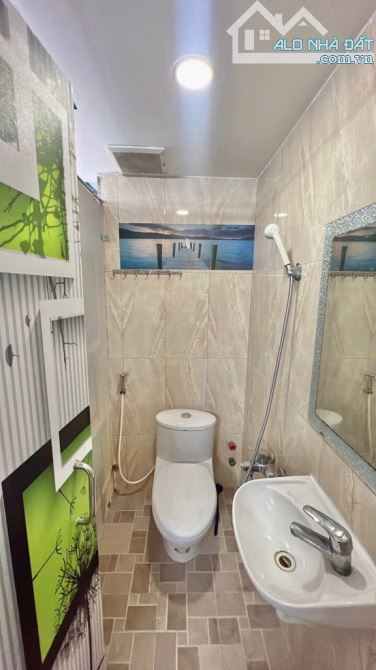 Chỉ 6,6 tỷ, Căn hộ dịch vụ 8 Phòng ngủ, 5x12m, 4 tầng - 6