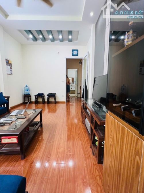 BÁN NHÀ HOÀNG QUỐC VIỆT - CẦU GIẤY - PHÂN LÔ - 2 MẶT Ô TÔ - THIẾT KẾ ĐẸP - 15.9 TỶ - 6